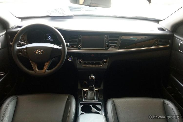 现代名图完整中控台全景