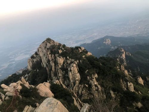 游记:泰山顶上,非凡的日落月升(多图入)