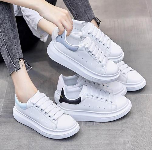 麦昆小白鞋真假辨别