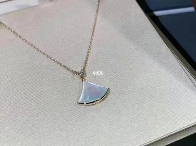 宝格丽扇子_宝格丽怎么样_扇子_项链_宝格丽项链_时尚