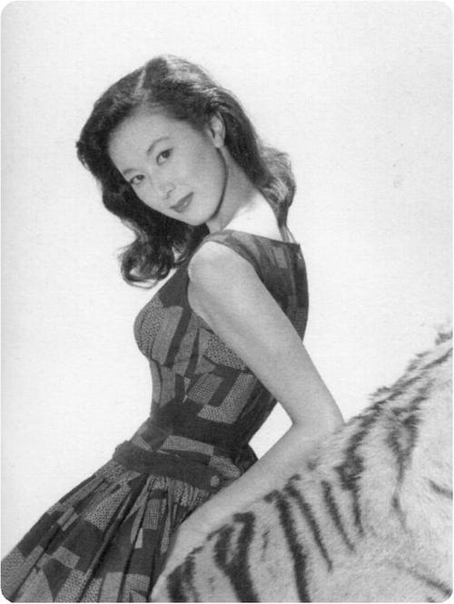50年代,她与美山悦子,日夏纪子,田中敦子四位松竹电影公司的女演员被
