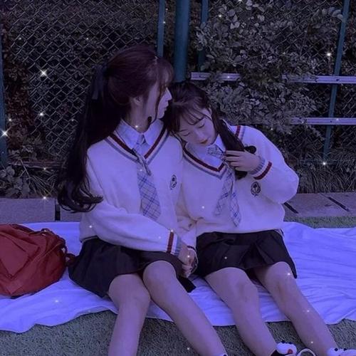 治愈系紫色滤镜女生闺蜜头像