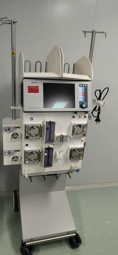 费森尤斯,贝朗等最先进床旁血滤机,并成功为多名极危重患者行crrt治疗