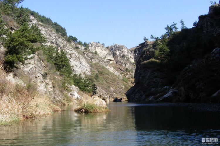  p>龙潭大峡谷景区位于河南省洛阳市 a target="_blank" href="/item