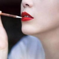 红唇鲜花不露脸头像【点击鼠标右键下载】