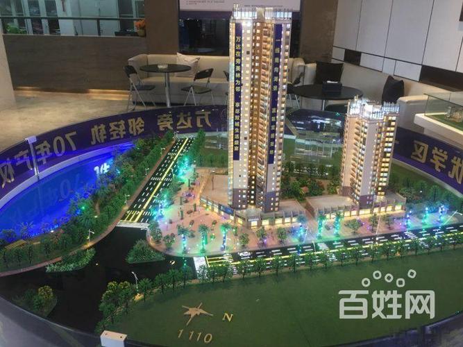 万达广场旁 湖畔公馆 南向270度俯视飞来湖全湖景