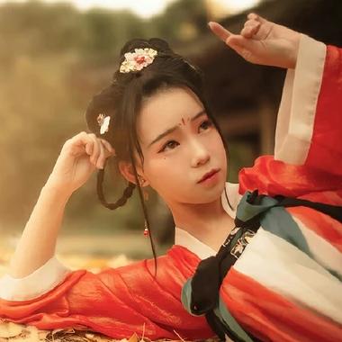 枫叶秋意文艺女生头像,唯美古风真人头像