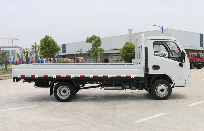 跃进小福星s70销量大分为平板厢货高栏车厢加大省油便宜可上京牌