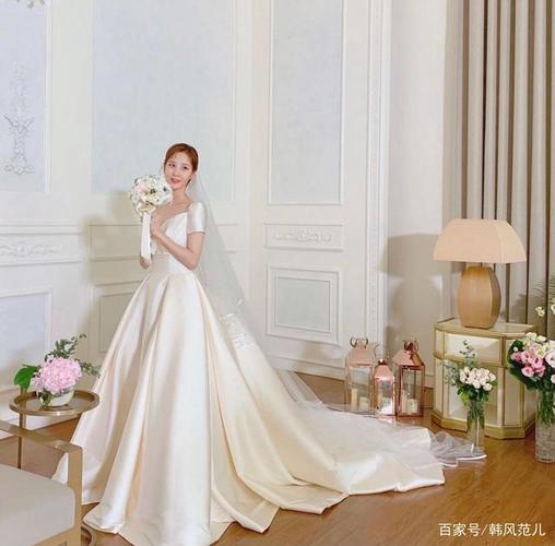 穿上婚纱的韩国女明星徐贤又乖巧又优雅,超级显欧尼的气质呀