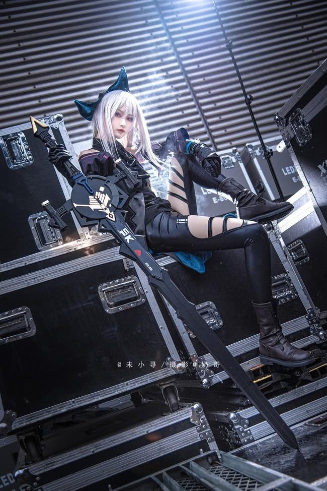 cosplay:《明日方舟》斯卡蒂@未小寻