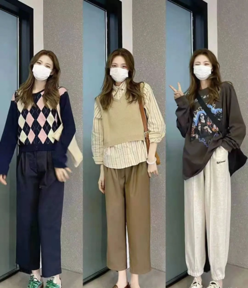 叠穿衣服不仅能起到保暖的作用,同时还能让整体看起来更加潮流.