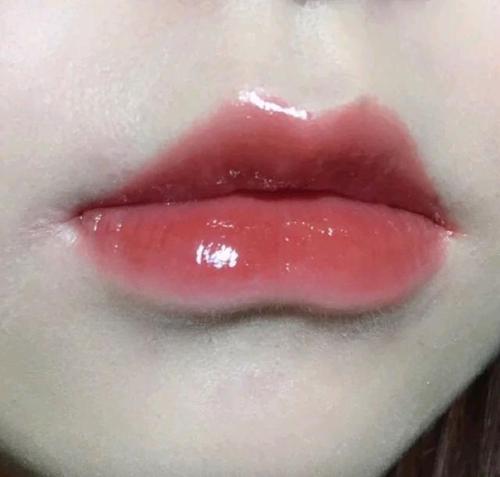 有亮点的好看唇形:微笑唇温柔有异性缘,花瓣唇性感饱满却少见!