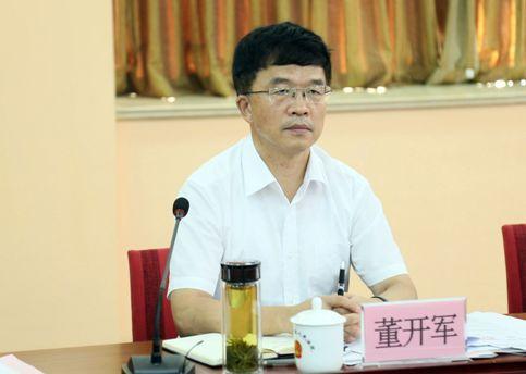 市委常委,政法委书记吴捍卫,市中级人民法院院长朱昌锐陪同.