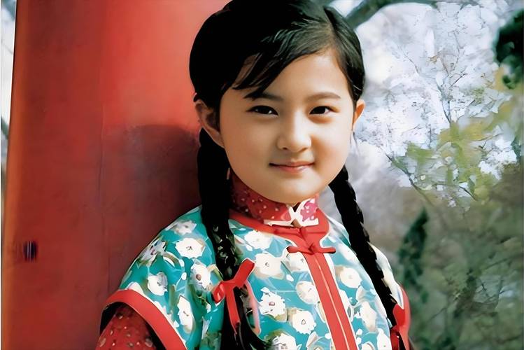 44岁金铭现状未婚住北京豪宅每天喝茶品茗接受孤独享受孤独