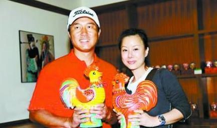 满文军:亲手将2婚妻子送进监狱,从天王巨星如今沦落到