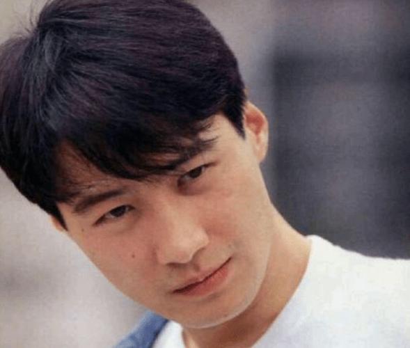 黎明官宣二婚喜讯,老婆的背景也随之被曝出,你知道是谁吗?