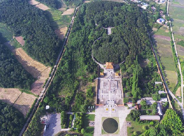 在湖北的明朝皇陵,本是一个王陵后来升级为皇陵