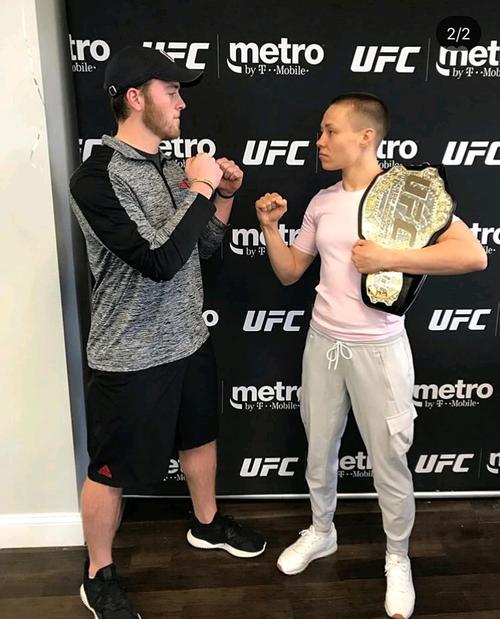 ufc草量级前冠军玫瑰罗斯ins照片自取
