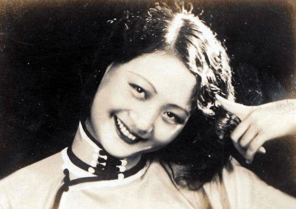 她是钱壮飞的女儿后成上海滩最受欢迎女星一直活到2005年