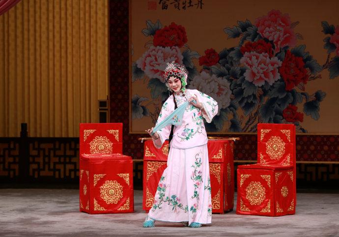 京剧《荀灌娘》熊明霞饰演荀灌娘