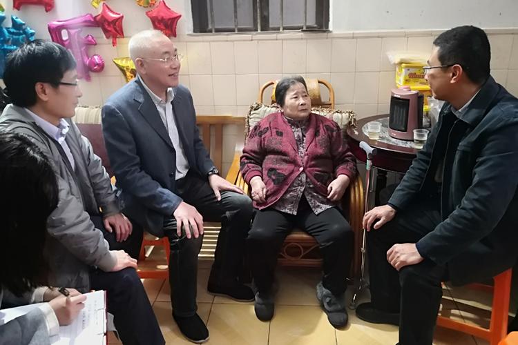 省统计局局长杨新洪到我市慰问走访百岁老人