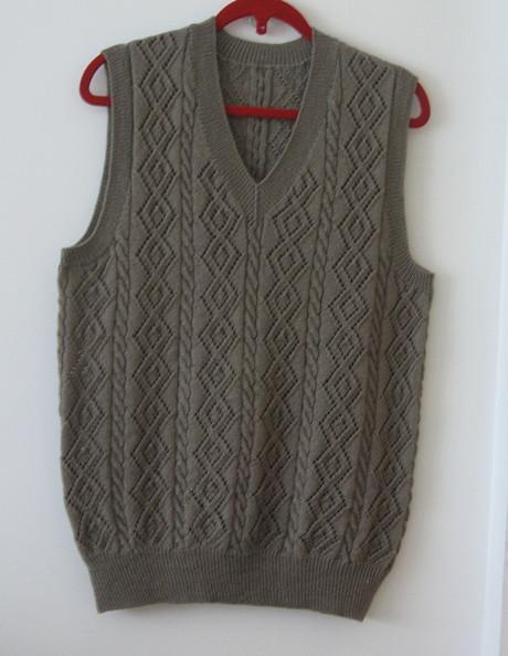 织完后,没熨烫,就很平整,正确的挑针真得很重要.(照片是洗后拍的)