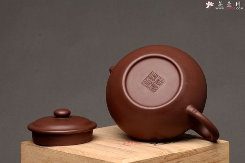 紫砂壶图片:极品老紫泥 端庄周正 传统经典 全手仿古 做工精致 - 美壶