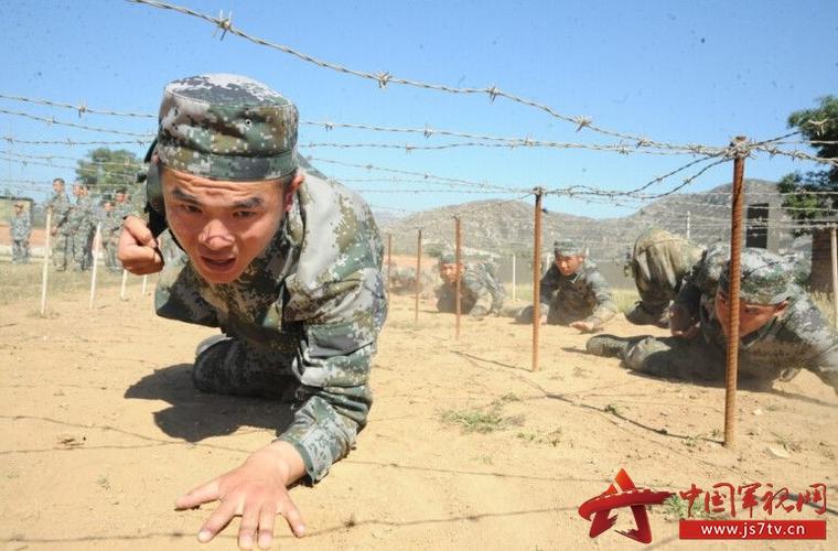 某装甲师炮兵团:新兵下连 晒晒三个月的"好气质"