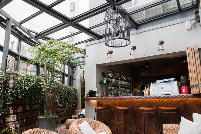 [食瘾-下午茶]十八居咖啡馆-东区里的唯美玻璃屋咖啡馆|台北市大安区