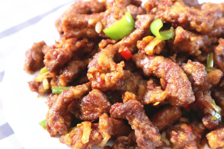 猪里脊肉别再炒着吃了,加个西红柿,简单一做,不吃到撑