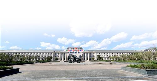 黑龙江烟草工业公司哈尔滨卷烟厂厂区一角.