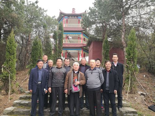 河南罗山蔡氏宗亲代表赴黄陂区蔡榨镇祭祖