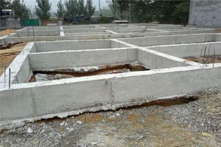 自建房地基