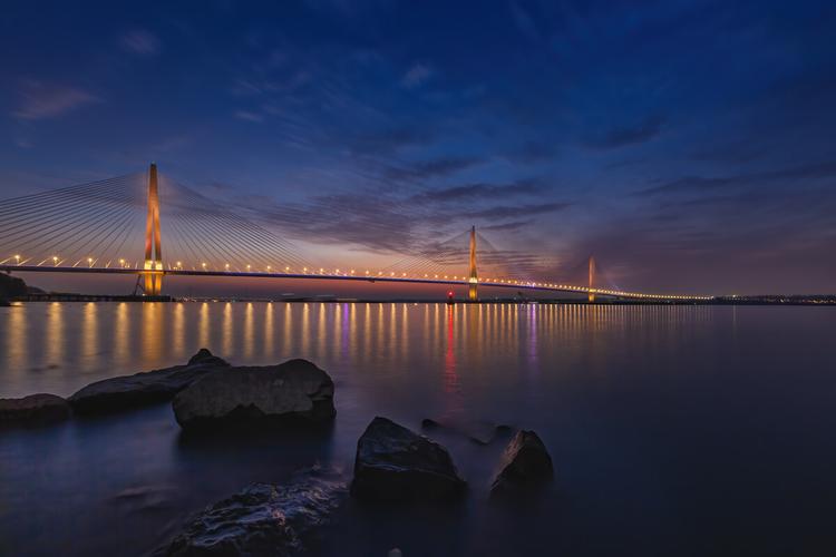 光影交错的南京长江五桥夜色南京