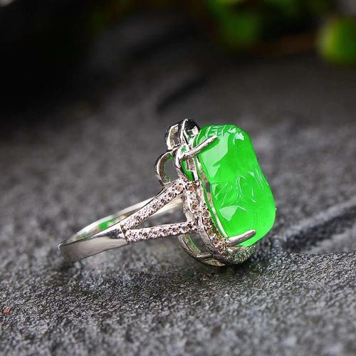 s925银镶嵌翡翠貔貅戒指 冰种帝王绿