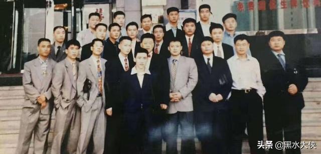 长春黑道皇帝梁旭东07 张红岩在梁旭东之下