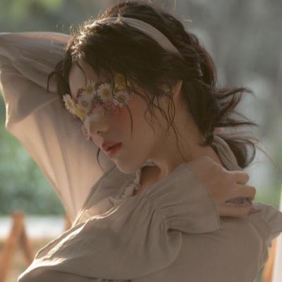 女生头像唯美意境成熟希望所有事情都像长胖一样简单