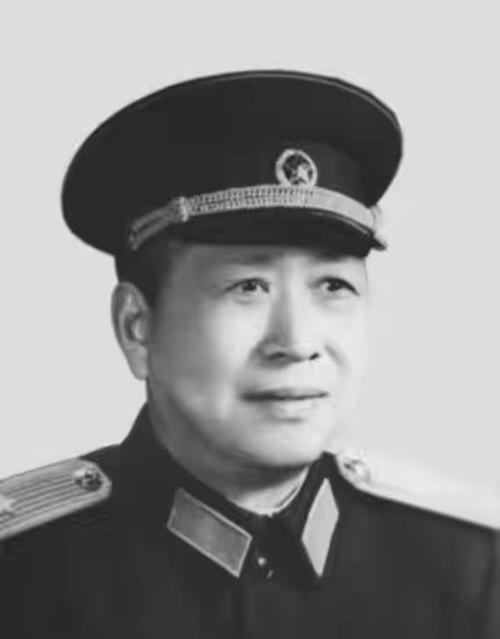 她16岁参加革命前夫是开国元帅后改嫁开国少将至今仍健在