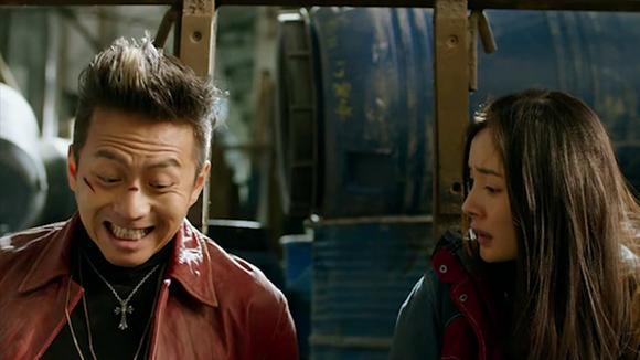 分手大师:邓超扮演12个不同的人,让杨幂找打火机,杨幂会错意