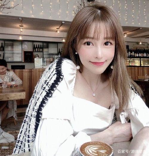 腐团儿近期泳照vs早期泳照,她遭遇了什么事?内敛这么