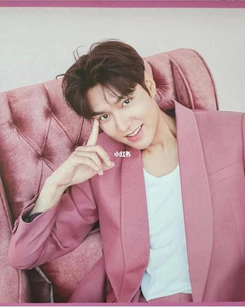 李敏镐的2021年官方台历,发货时间12月下旬_李敏镐_台历_日历_相片