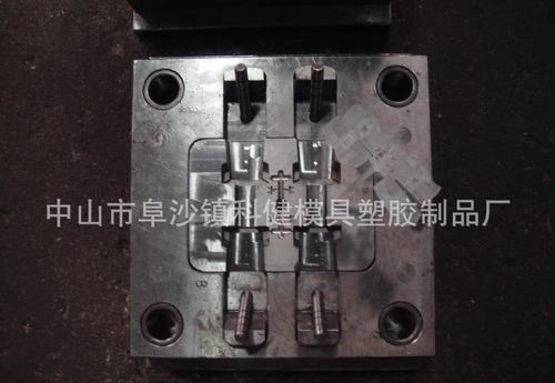 水壶手柄座锁块 塑胶模具加工 注塑加工 精密模具