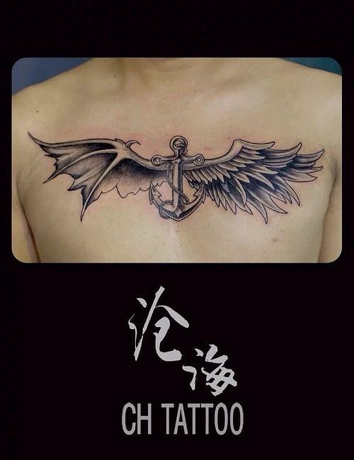 翅膀纹身被赋予了勇敢,坚强,力争向上自由的象征意义