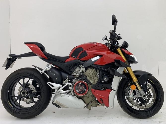 杜卡迪街霸v4s果然顶呱呱