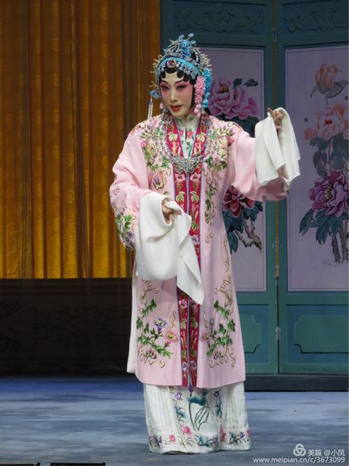 河北梆子《勘玉钏》剧照(1)主演:刘红雁饰演俞素秋和韩玉姐.2018/8/2