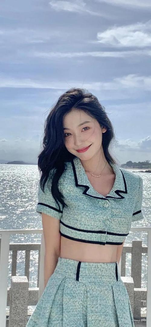 易梦玲壁纸|纯欲性感穿搭