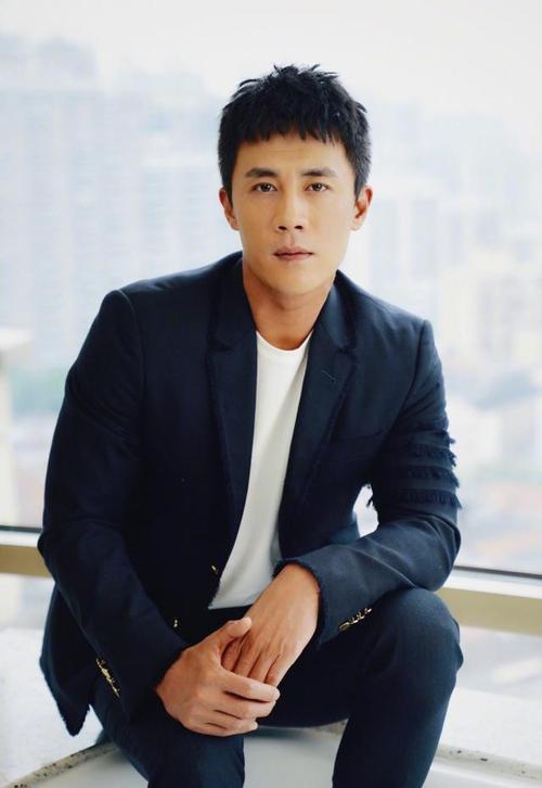 杜淳夜会神秘女友恋情!女友是花店老板?网友:教主告别