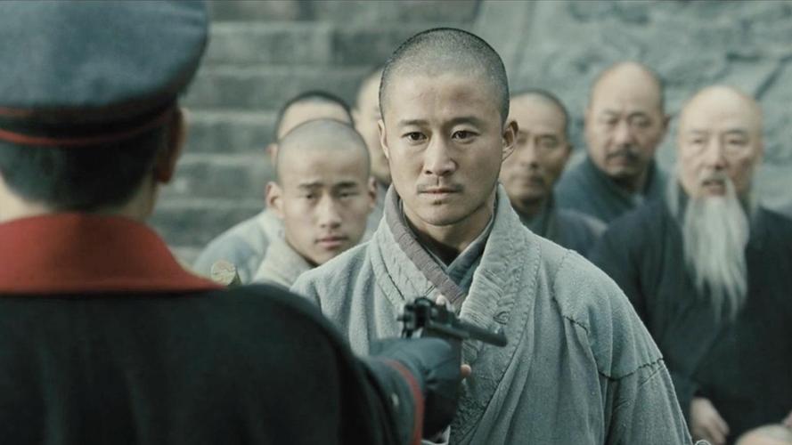 新少林寺小伙真是愣头青连军阀都敢惹幸好有吴京出来镇场子