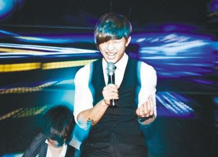 "好声音"胡梦周是吴莫愁师兄 同受哈林青睐