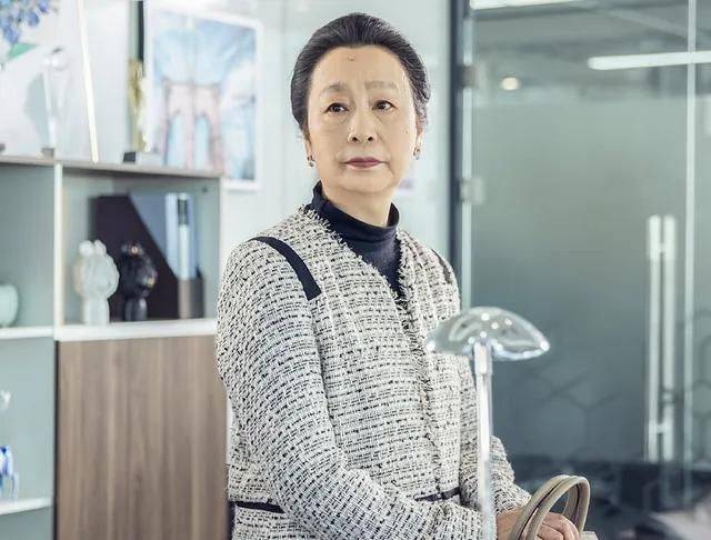 原创演员奚美娟没出月子被离婚前夫另娶她为儿子不再婚